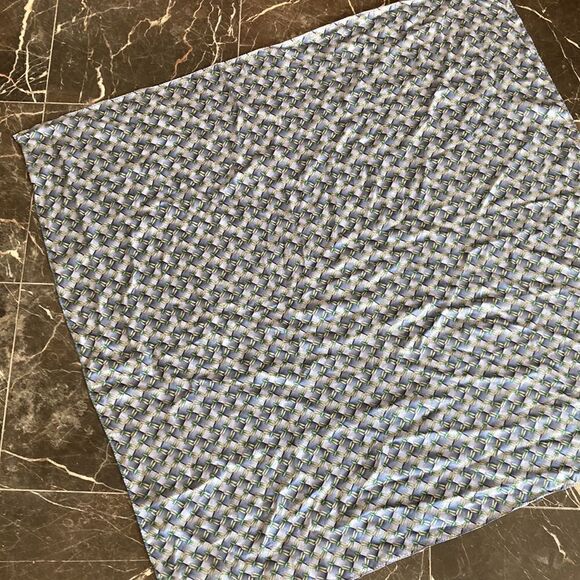 Mulberry silk scarf - Picture 5 of 8